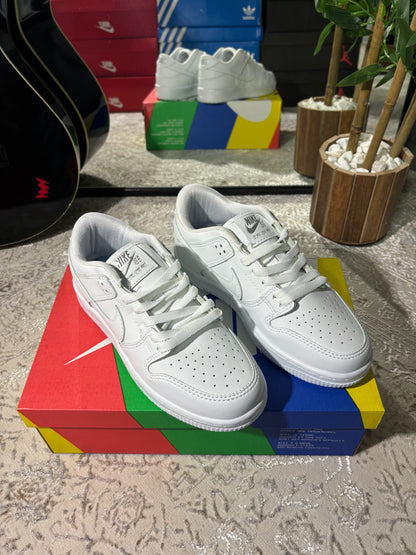 Nike Dunk Low Triple White