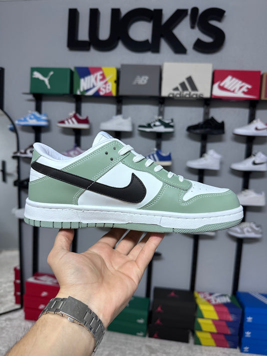 Nike Dunk Low “Green”