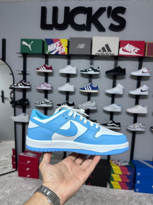 Nike Dunk Low UNC